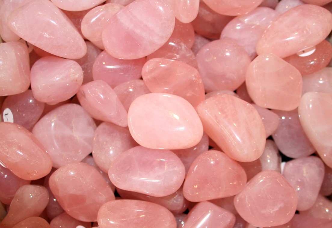 Pink quartz, Madagascar Gems and minerals, Stones and crystals, Pink quartz